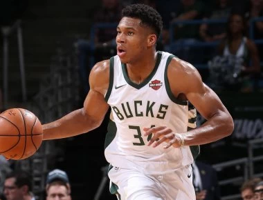 Συγκινεί η ανάρτηση του Αντετοκούνμπο για τον πατέρα του (φωτο)